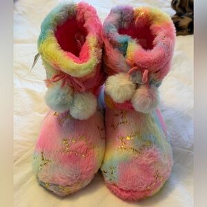 Kids Fuzzy Rainbow Booties